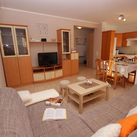 Apartment Ely Rabac Esterno foto