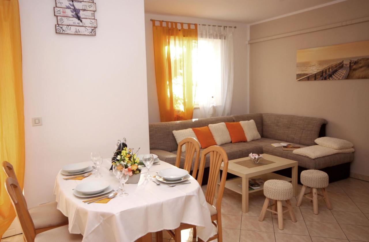 Apartment Ely Rabac Esterno foto