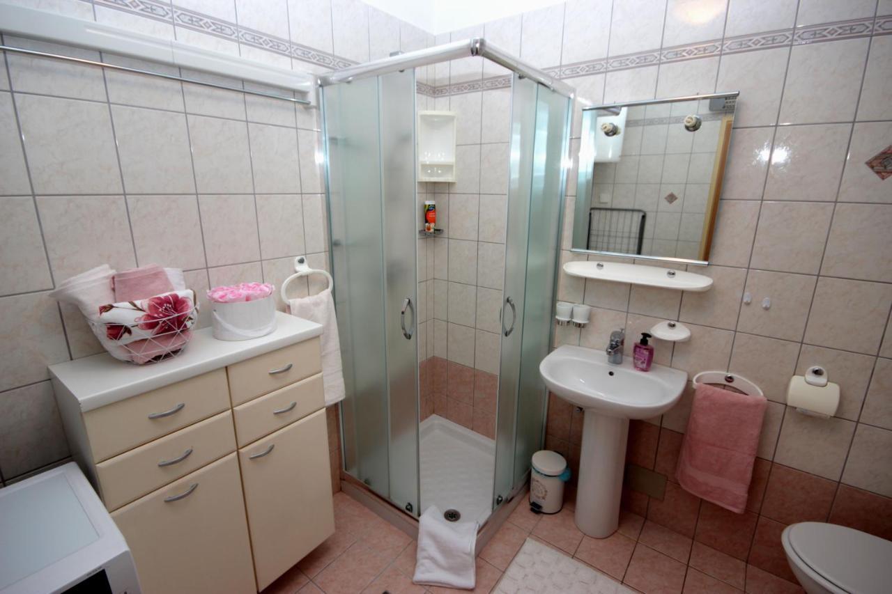 Apartment Ely Rabac Esterno foto
