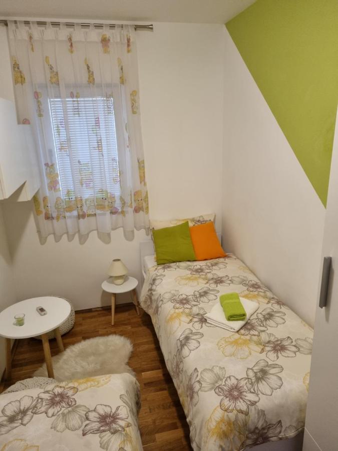 Apartment Ely Rabac Esterno foto